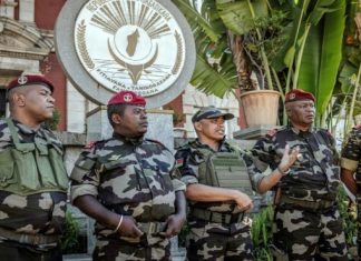 Une autre junte en Afrique: un colonel investi président à Madagascar
