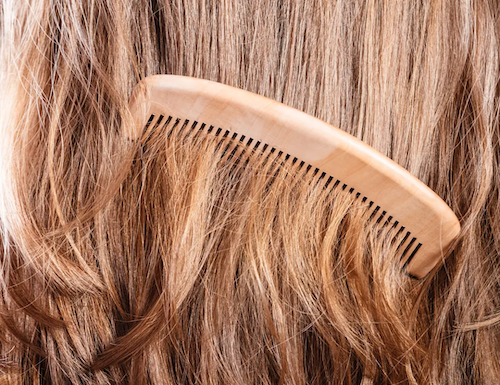 Combien a-t-on de cheveux sur la tête et combien en perd-on par jour ?